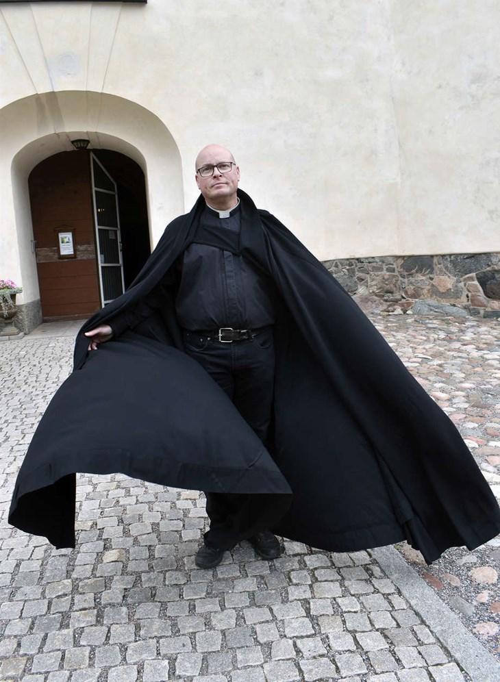 Tomas Frylmark Storgård ska gestalta professor Severus Snape under "Harry Potter Experience" som hålls i och vid Stora Tuna kyrka och prostgård den 19 september. Foto: Pär Sönnert
