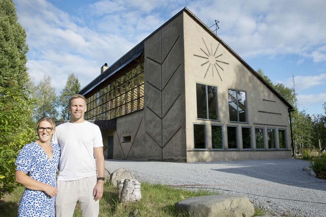 De har byggt ett naturhus att odla i