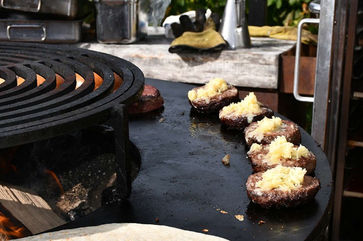 Hamburgarna hos Klosters Herrgård var gjorda på kött från den egna gården. 