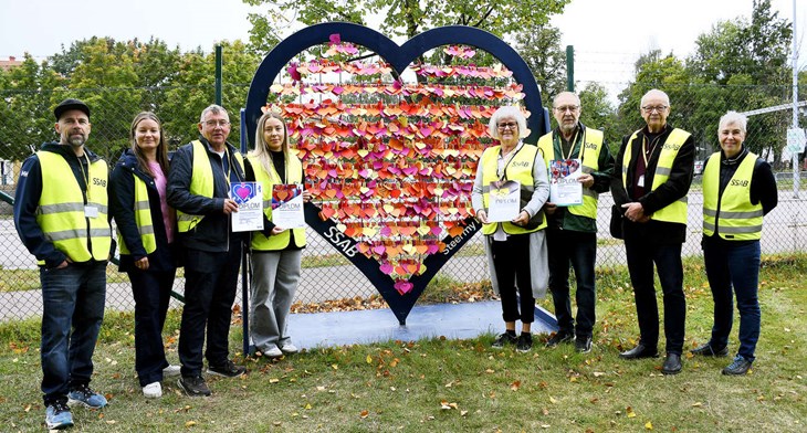 Medverkande vid ceremonin var Patrik Schultz från Alive, Eva Elfving, SSAB, Per-Olof Eriksson, Julia Kalliokoski, Kvinnojouren, Anette Nilsson, FUB, Börje Eriksson, Naturskyddsföreningen, Thord Öberg, FUB, och Anna Östlund, SSAB. Foto: Karin Diffner