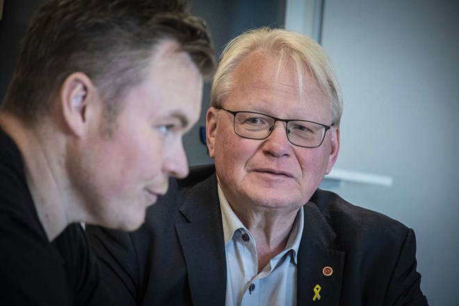 Hultqvist (S) på Hedemoraturné – praktiserade på mataffären