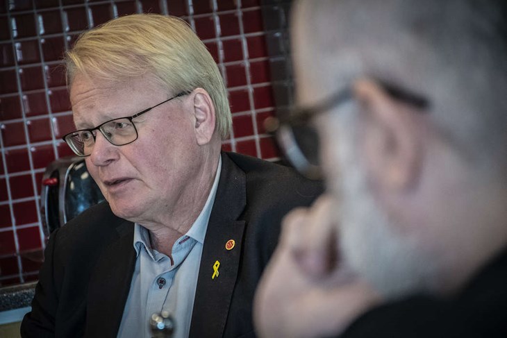 Sveriges före detta försvarsminister diskuterade bland annat beredskapen i landet – och i Hedemora. Foto: Christian Larsen