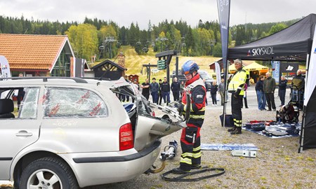 Moderna räddningsmetoder visades upp på mässan