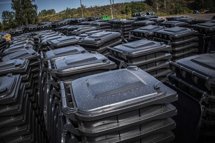Till en början får en vanlig husägare ett eget kärl. Om man sen bestämmer sig för att dela med en granne får förfrågan skickas till energibolaget. Foto: Christian Larsen