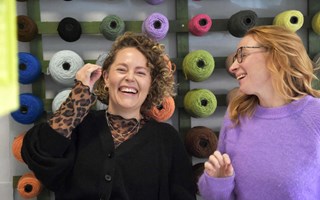 Vännerna Sofie och Malin har en färgstark företagsidé