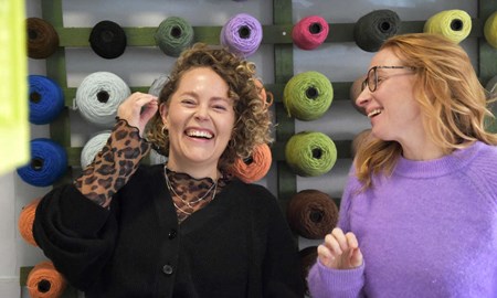 Vännerna Sofie och Malin har en färgstark företagsidé