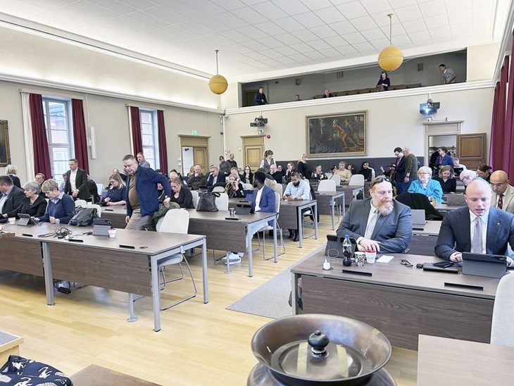 23 kvinnor och 38 män har nu tagit plats i Borlänges kommunfullmäktige. Foto: Karin Diffner